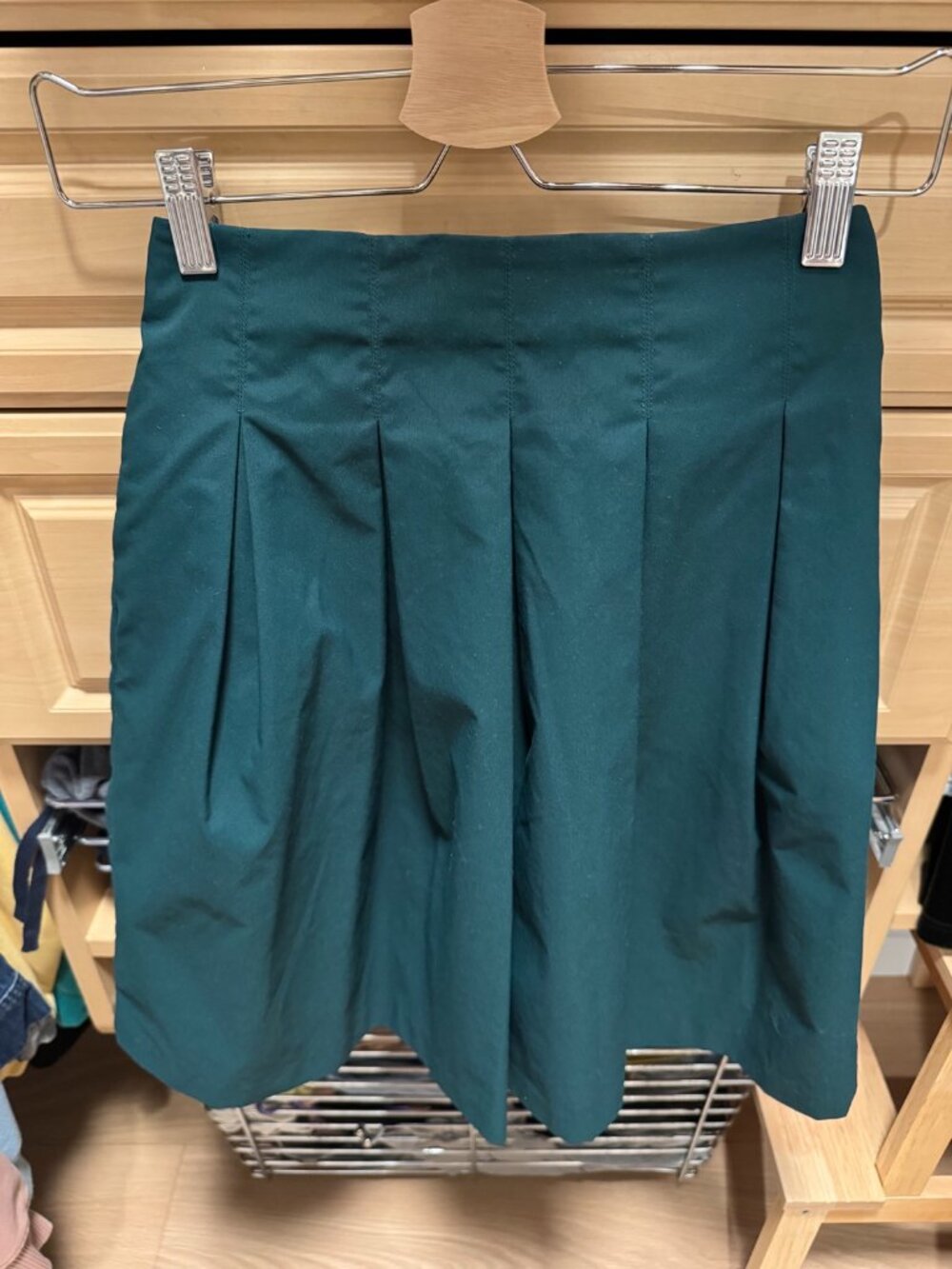 Uniqlo Teal Pleated Shorts — Size S
